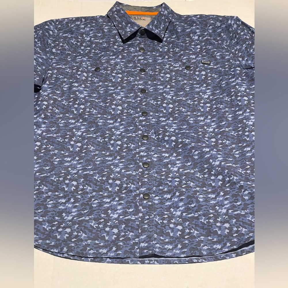5.11 tactical camo snap button s/s shirt mens sizeโ small pre-owned condition
